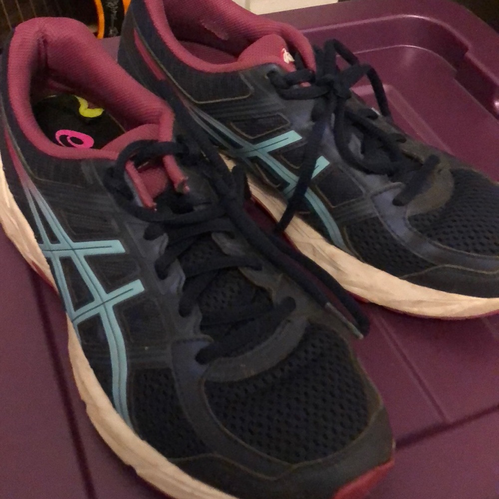 Women’s 8.5 ASICS